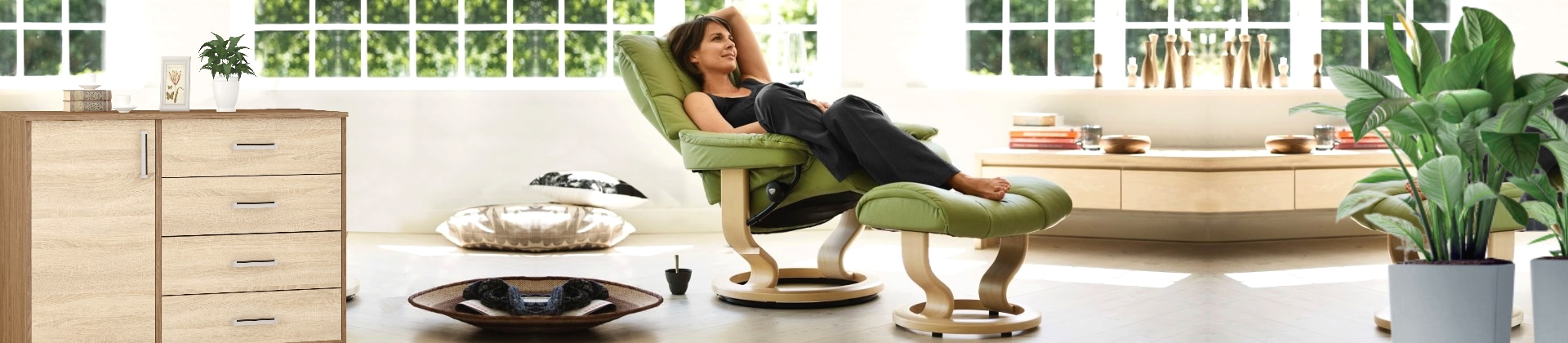 Best Alternatives To Stressless Recliners Winter 2024 Which One To Buy   Best Stressless Recliners FI 1 