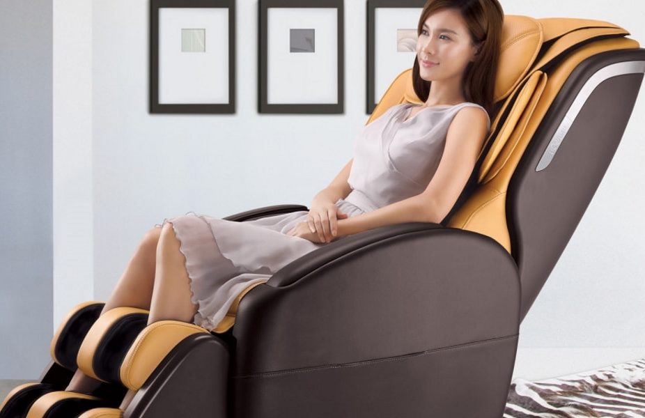 6 Best Massage Recliners (Winter 2024) – Which One to Buy?